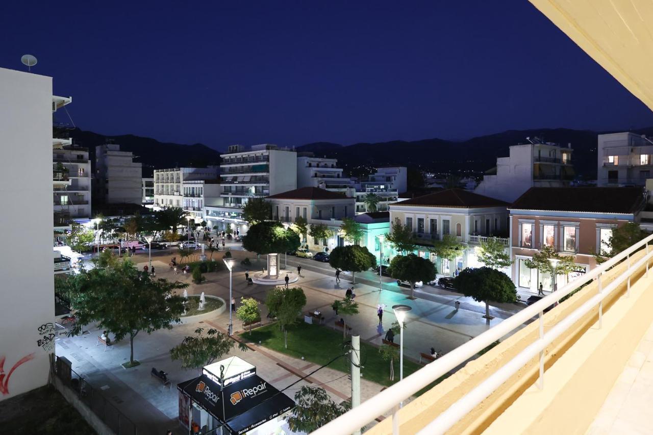 Spacious View Of Central Square カラマタ エクステリア 写真